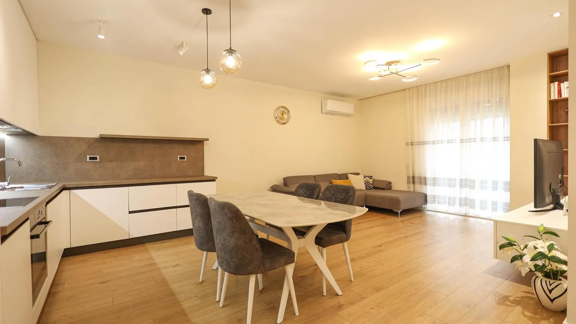 Grandstay Portside Durres 0*,