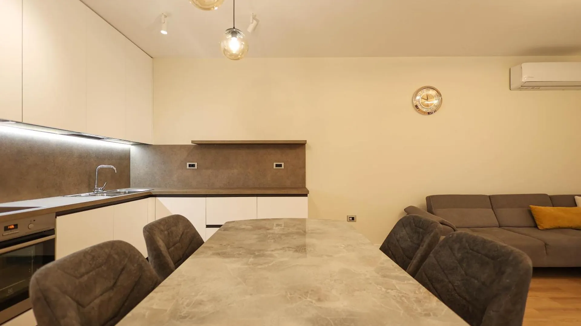 Apartment Grandstay Portside Durres Albania