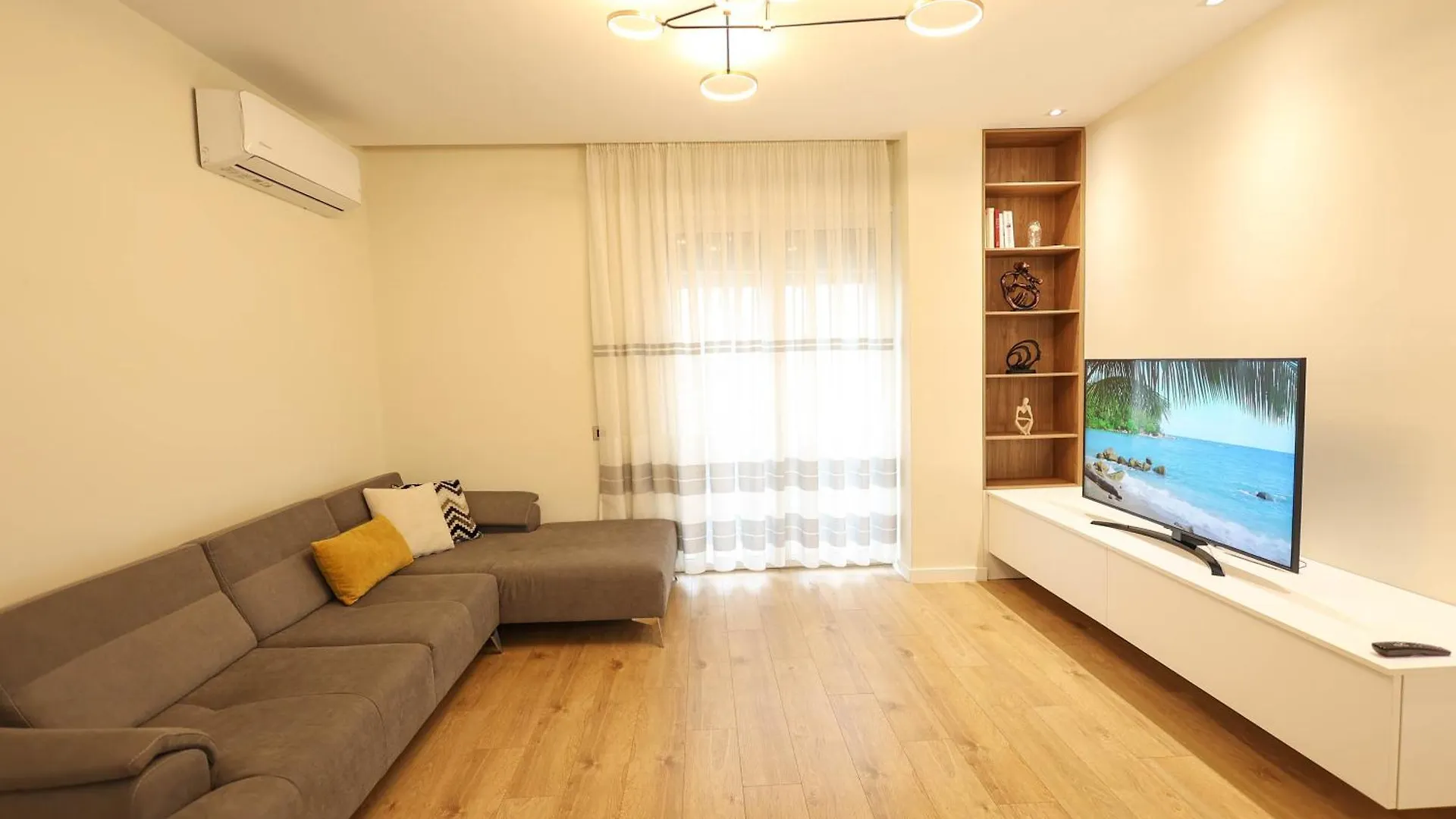 Apartment Grandstay Portside Durres